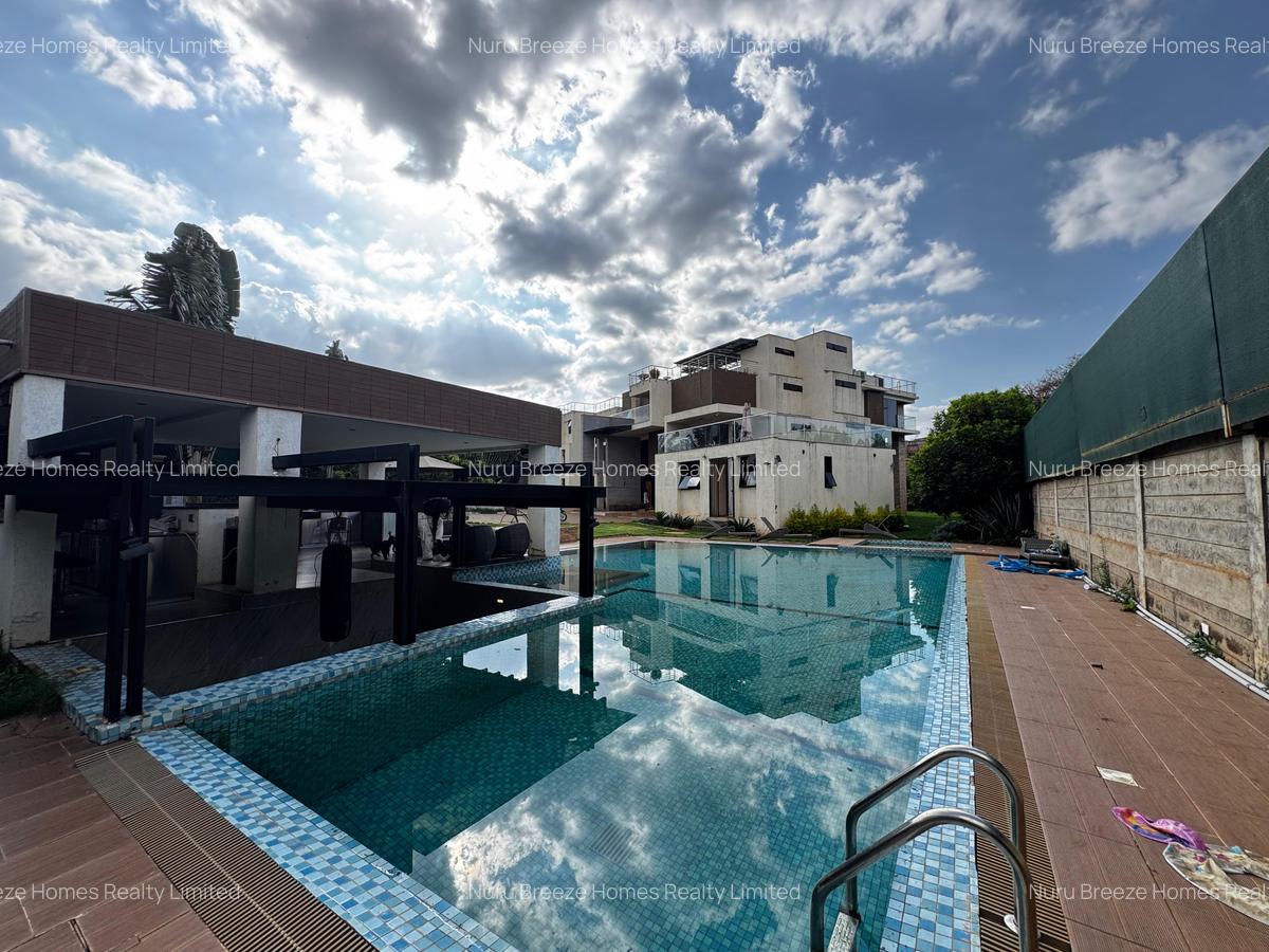 5 Bed House with En Suite in Runda - 17