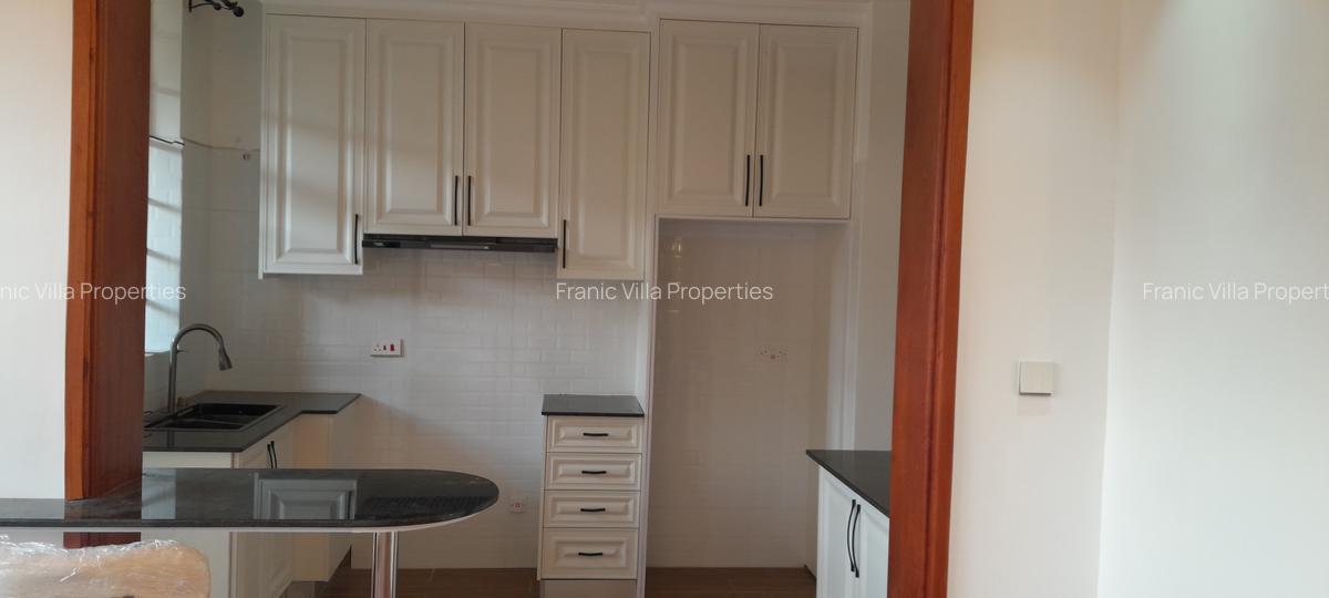 3 Bed House with En Suite at Nyari - 18