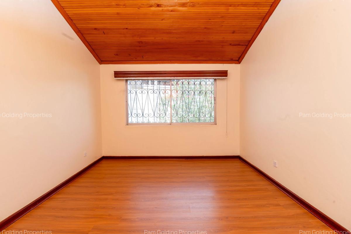 5 Bed Townhouse with En Suite at Ring Road - 12