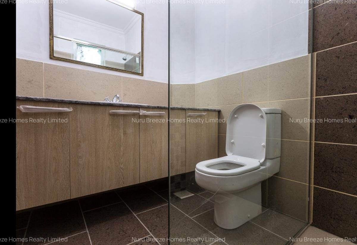 3 Bed Apartment with En Suite in Riverside - 17