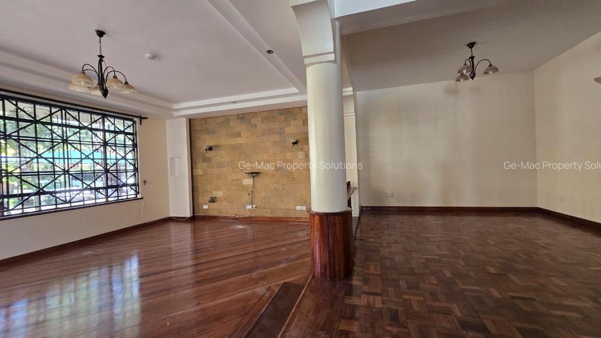 5 Bed House with En Suite in Lavington - 6