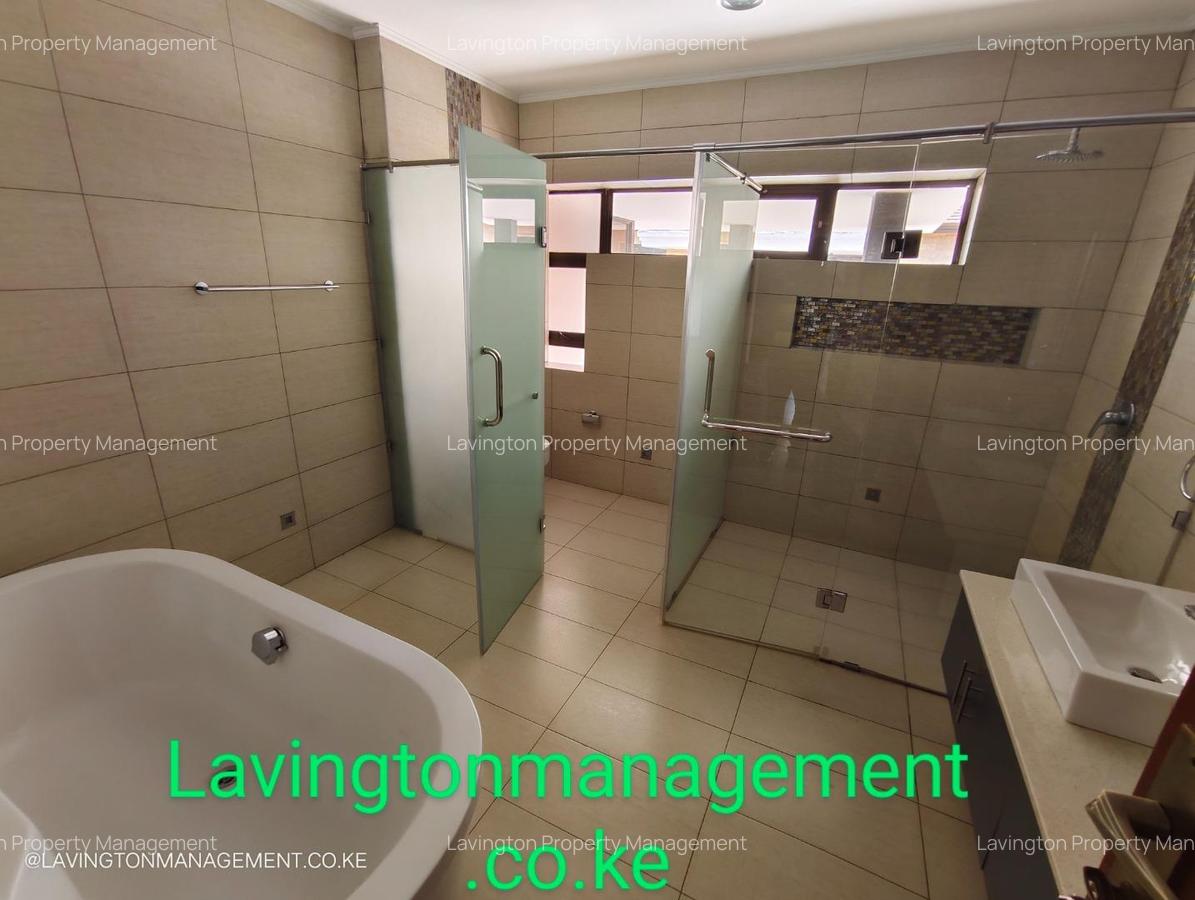 5 Bed Townhouse with En Suite at Lavington Green - 16