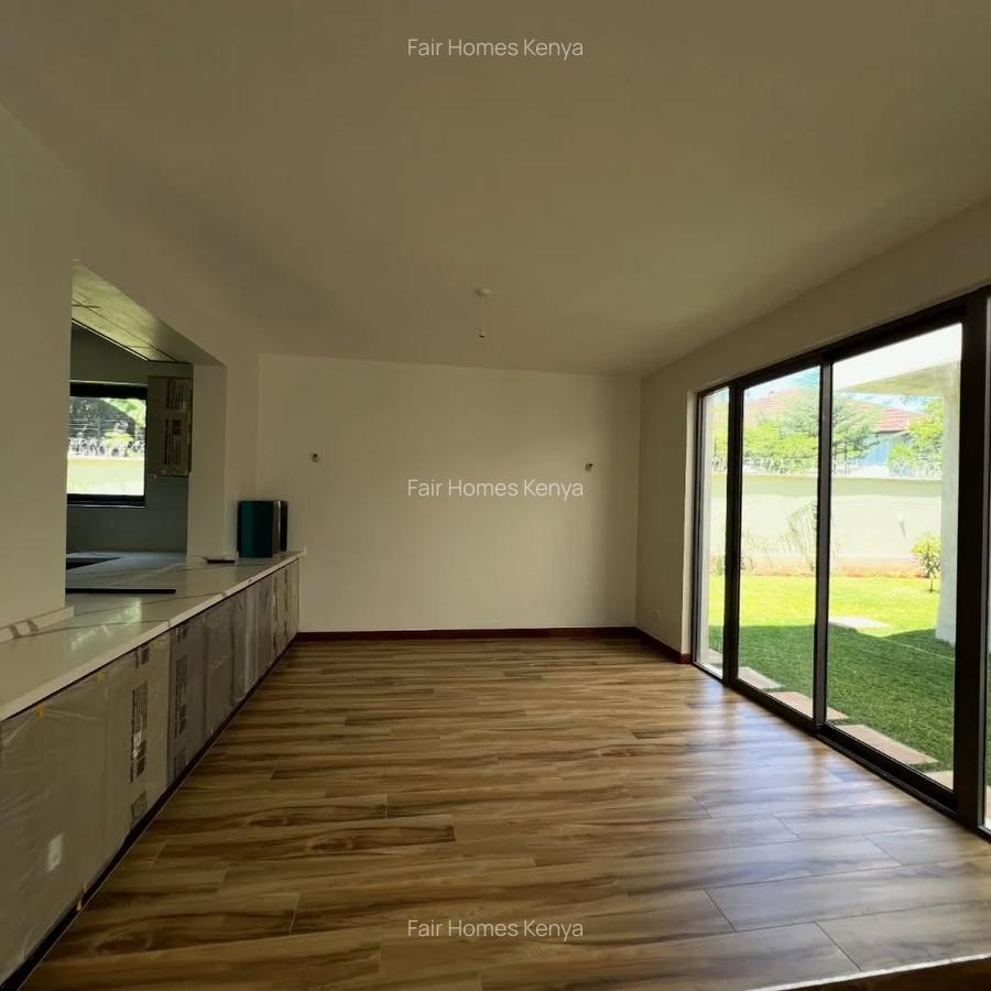 6 Bed Townhouse with En Suite at Lavington Green - 4