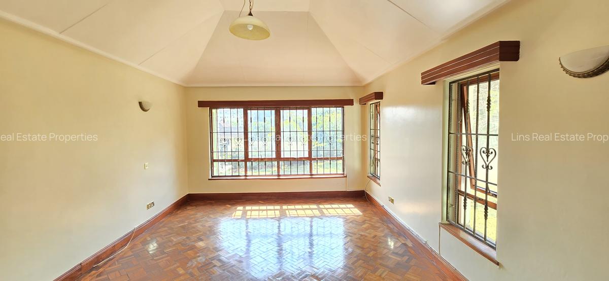 5 Bed Townhouse with En Suite in Runda - 18