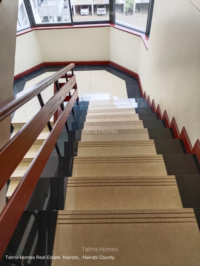 3 Bed Apartment with En Suite in Westlands Area - 18