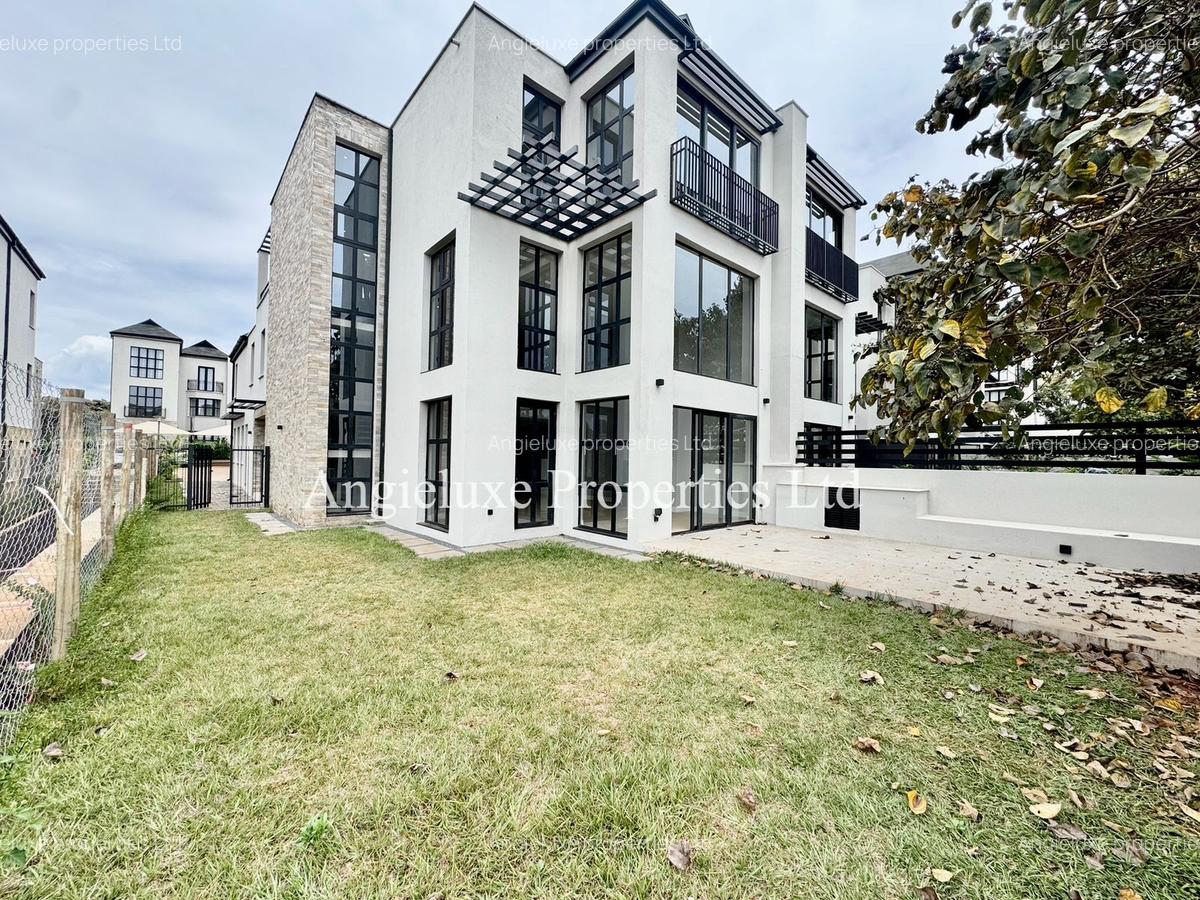 5 Bed Townhouse with En Suite at Runda - 1