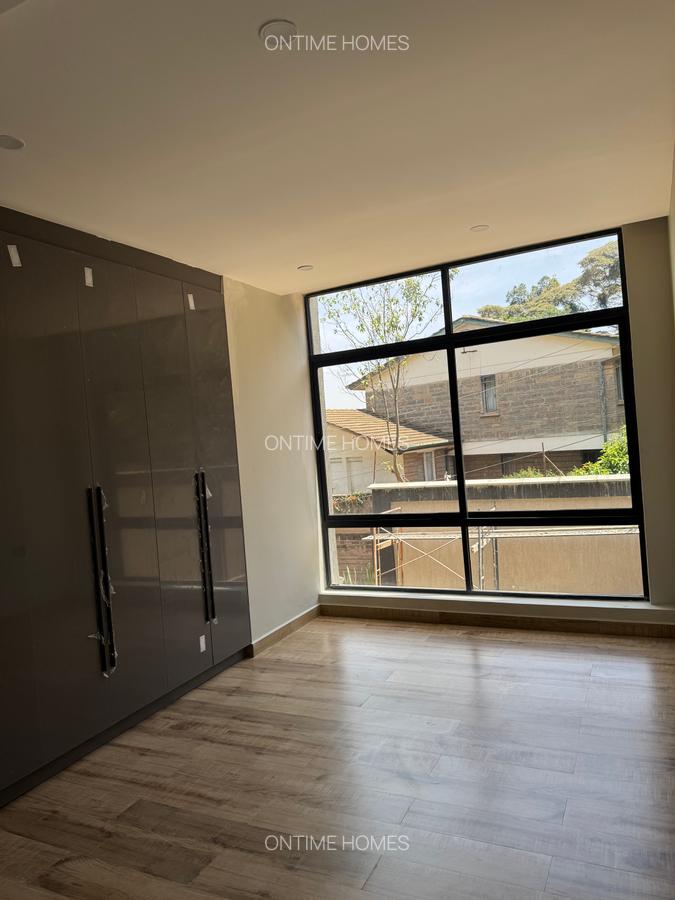 4 Bed Villa with En Suite at Westlands - 10