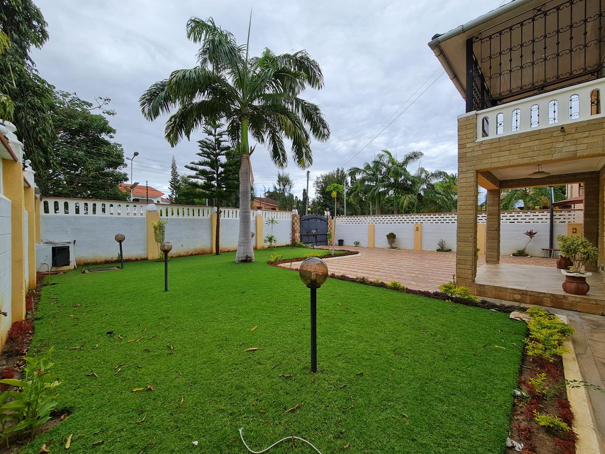 4 Bed House with En Suite in Nyali Area - 2