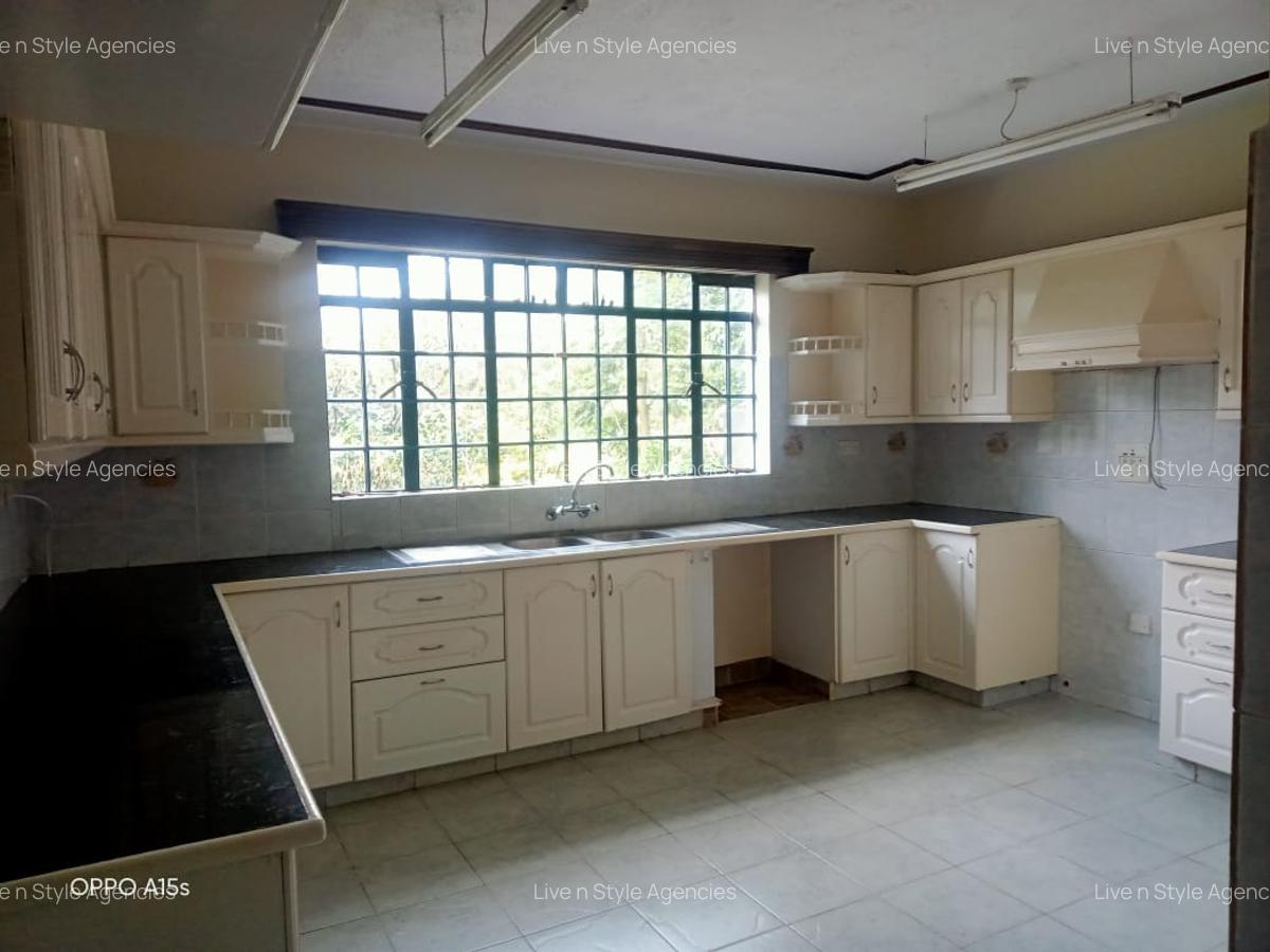 4 Bed House with En Suite in Runda - 8