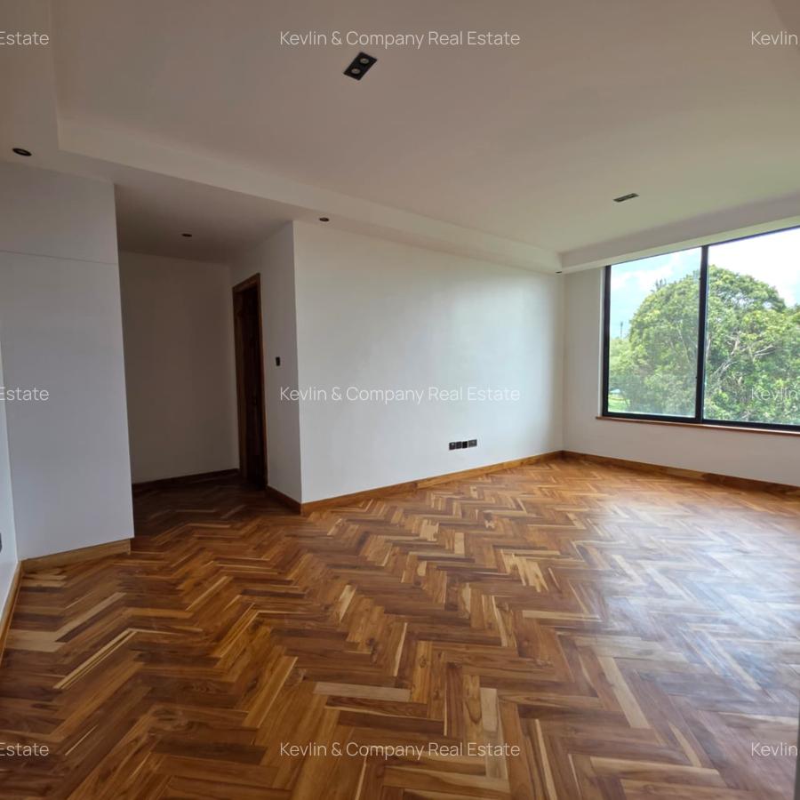 4 Bed Apartment with En Suite in Spring Valley - 15