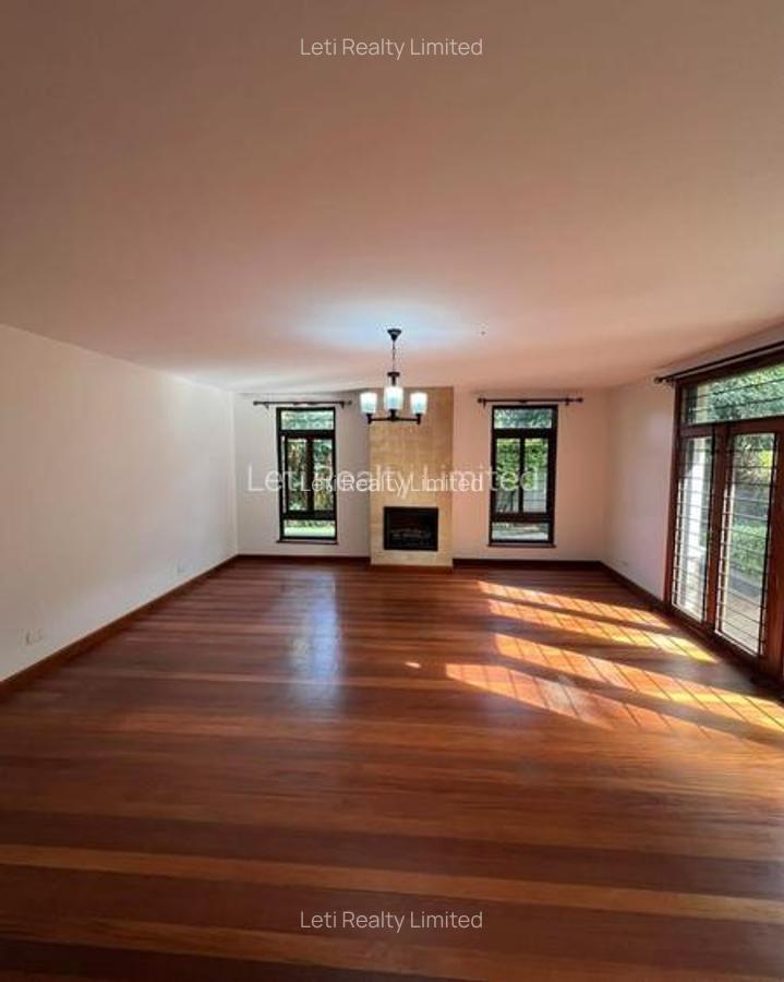 5 Bed Townhouse with En Suite in Lavington - 2