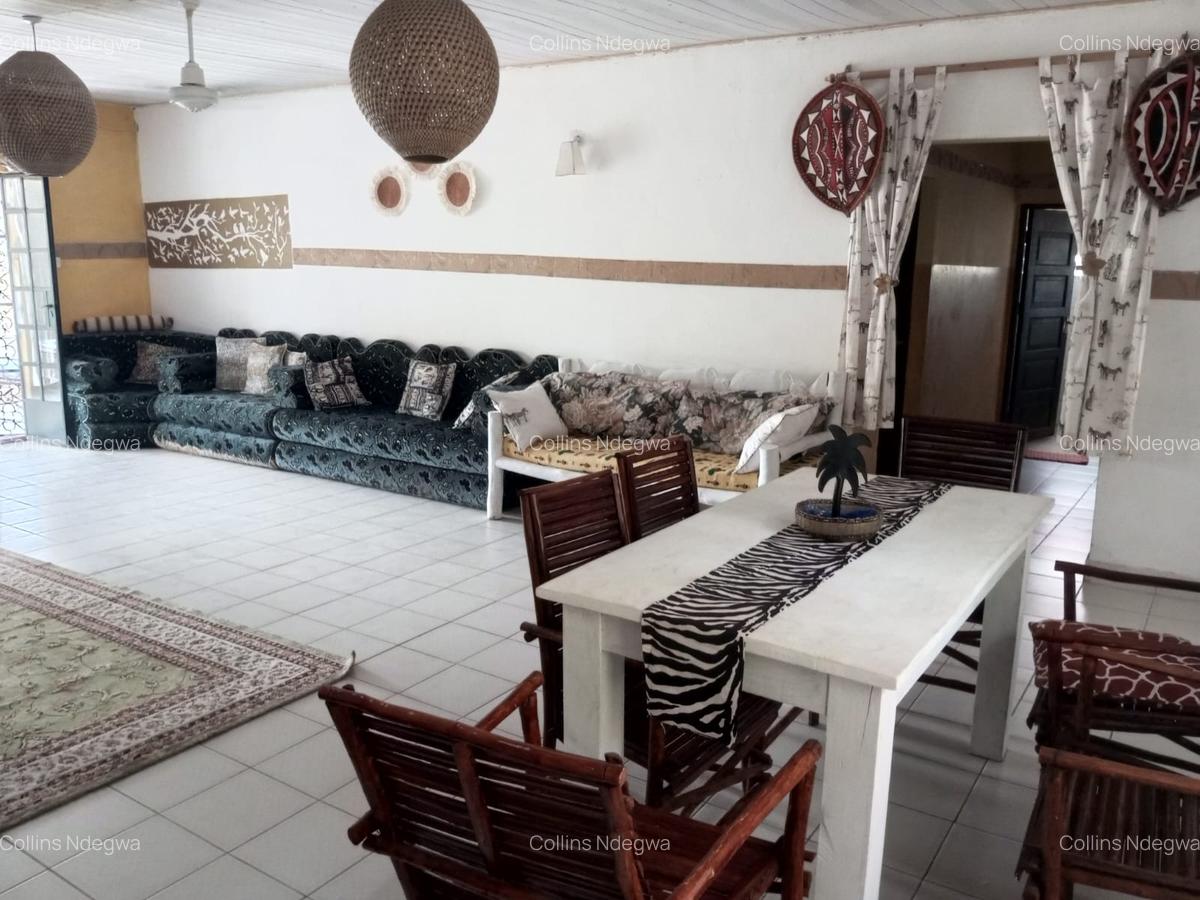 4 Bed Villa with En Suite at Tiwi Beach Road - 11