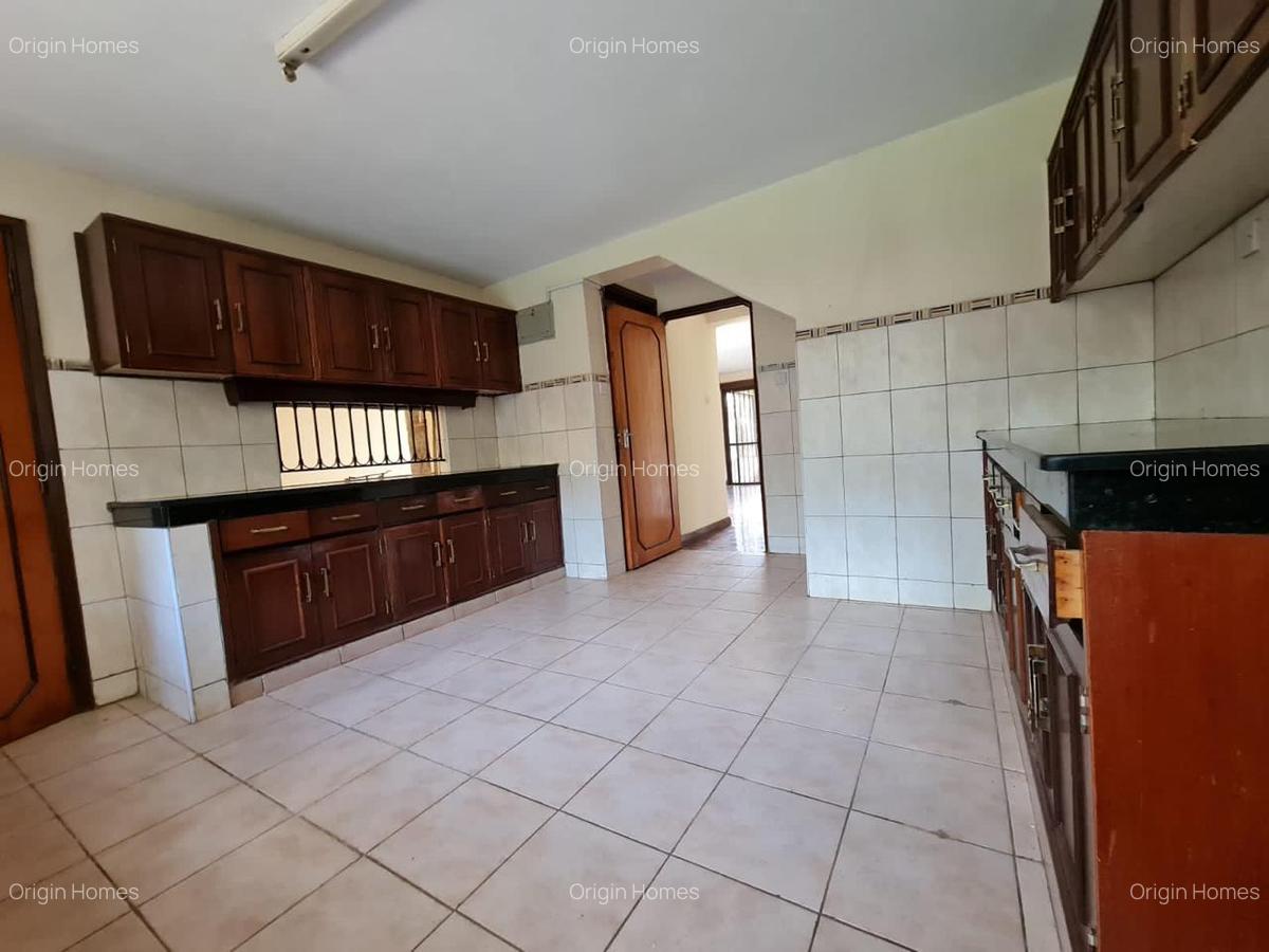 5 Bed House with En Suite at Gigiri - 9