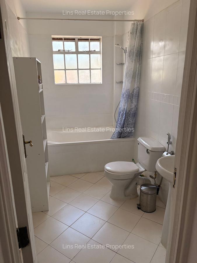 4 Bed Townhouse with En Suite in Kyuna - 12