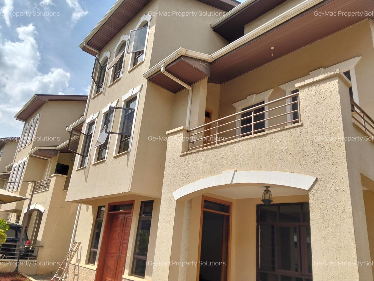 5 Bed House in Lavington - 1