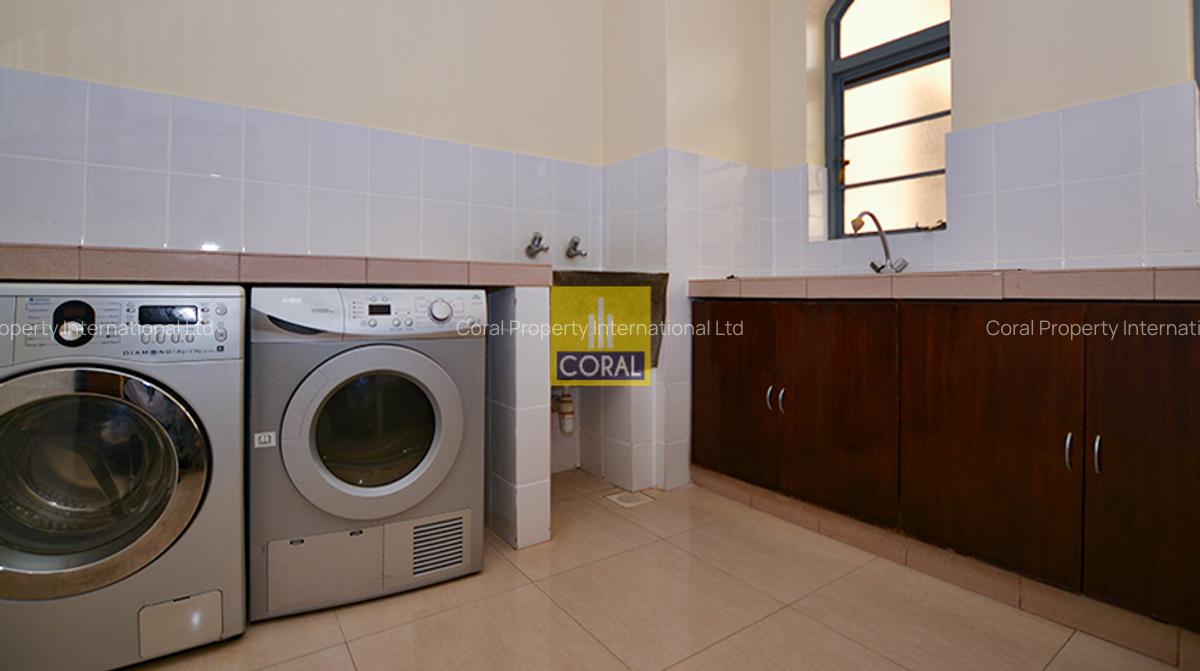 3 Bed Apartment in Riverside - 17