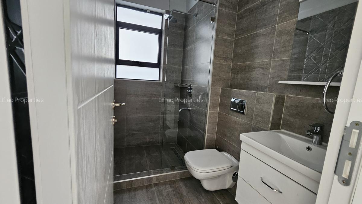 4 Bed Townhouse with En Suite at Five Star Paradise - 9