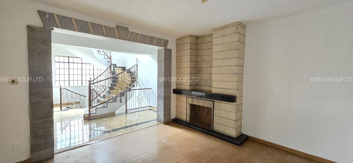 5 Bed Townhouse with En Suite at Convent Drive - 5