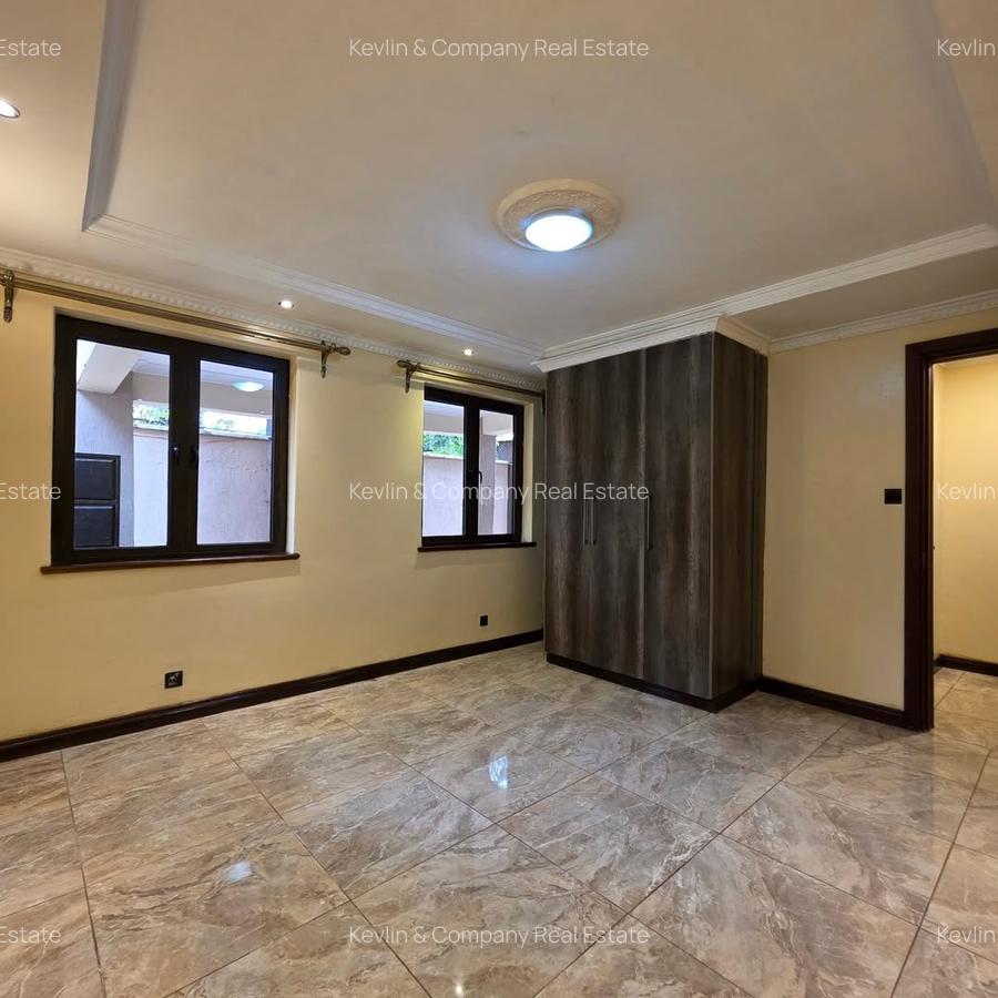 5 Bed Villa with En Suite in Lavington - 5