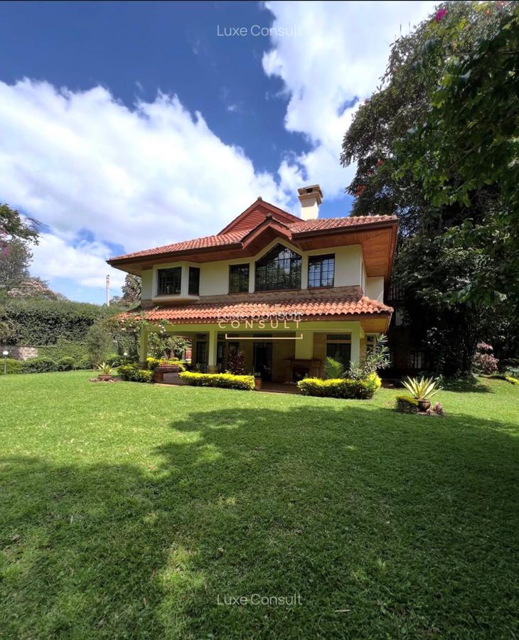 5 Bed Townhouse with Swimming Pool in Rosslyn - 1