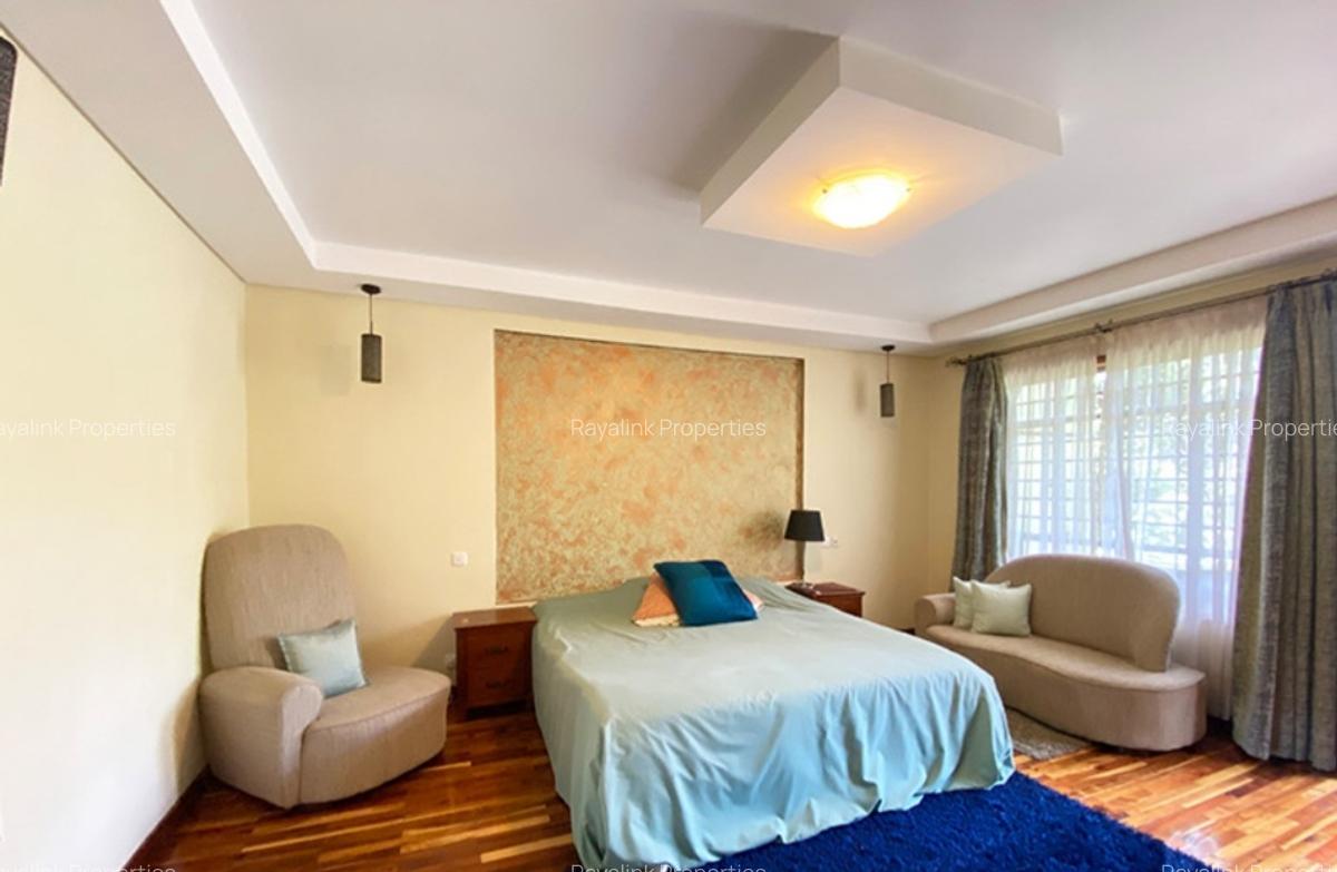 4 Bed House with En Suite at Westlands - 11