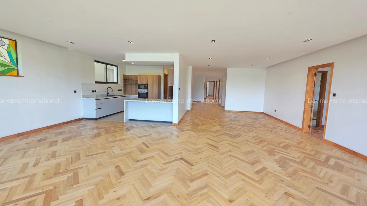 4 Bed Apartment with En Suite in Spring Valley - 2