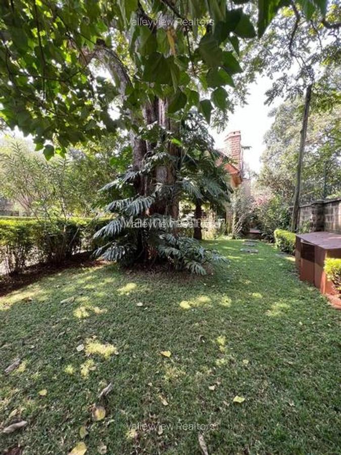 3 Bed Villa with En Suite at Lavington - 5