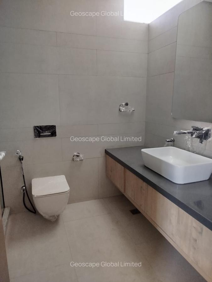 5 Bed House with En Suite in Spring Valley - 13