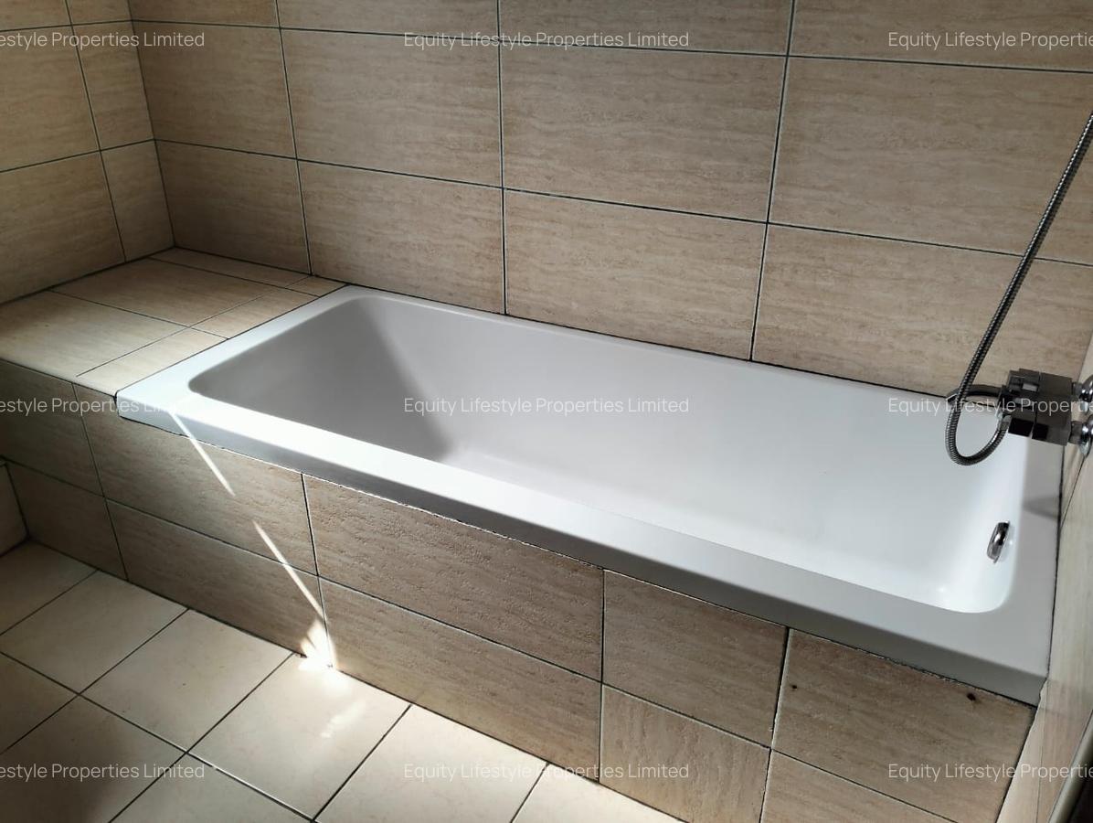 4 Bed Townhouse with En Suite in Lavington - 9