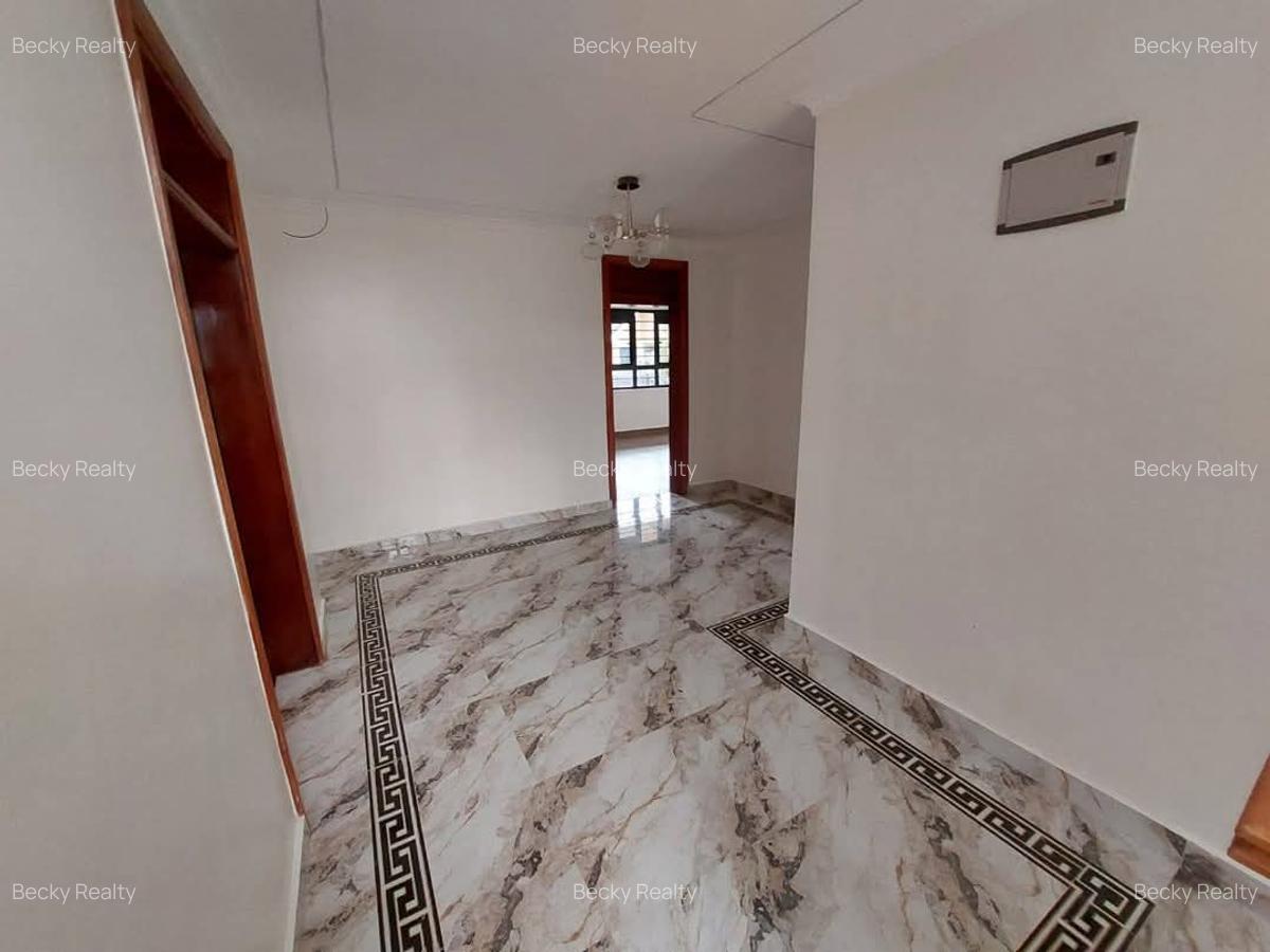 6 Bed House with En Suite at Daykio Bustani - 5