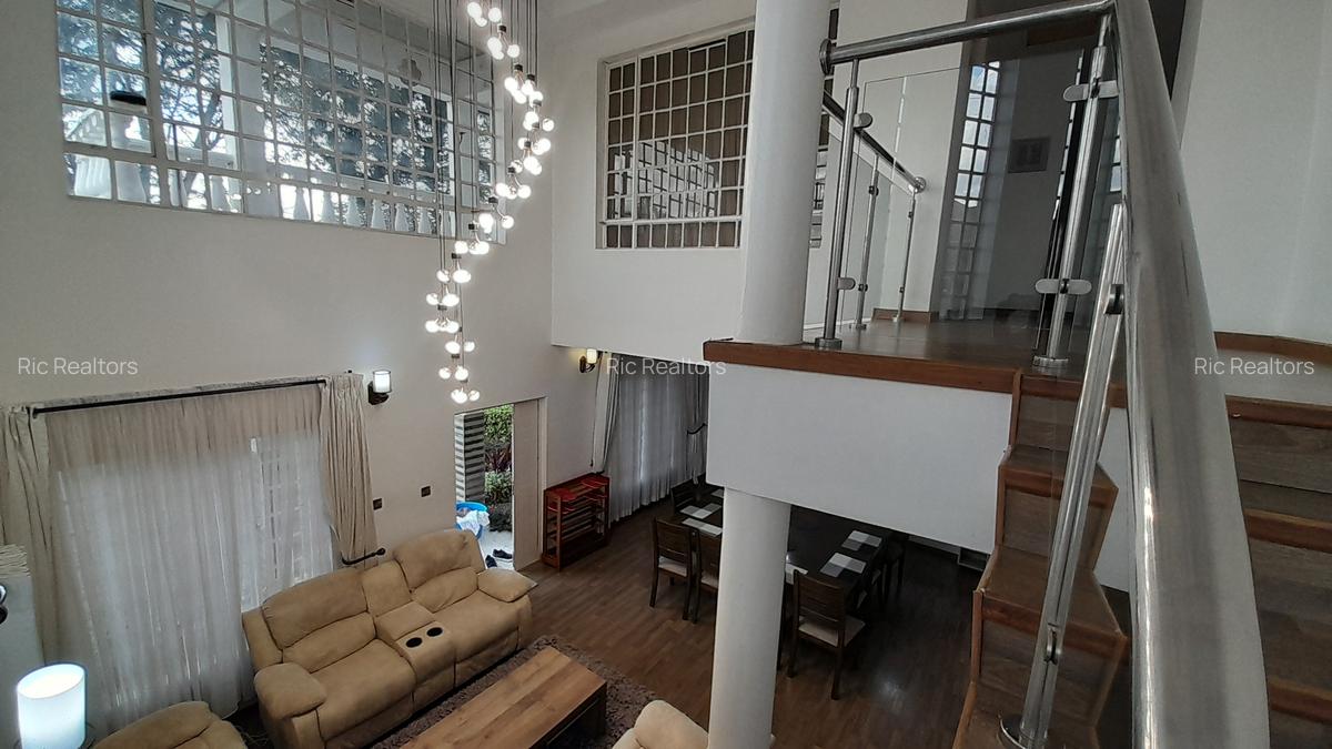 4 Bed Townhouse with En Suite at Lake Road - 19