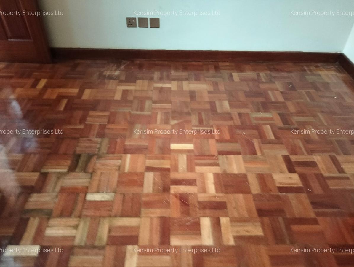 5 Bed Townhouse with En Suite in Lavington - 7