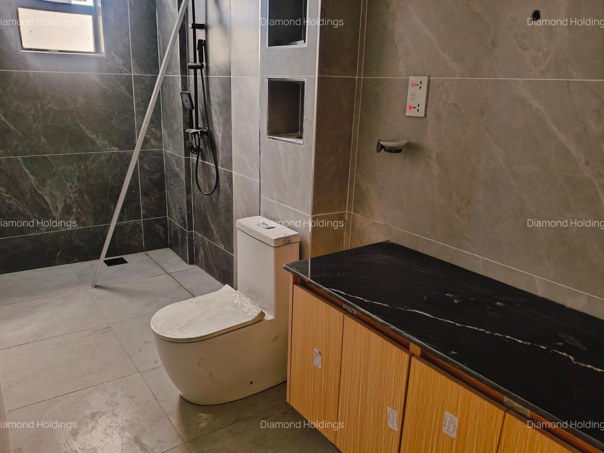 5 Bed Apartment with En Suite in Parklands - 9