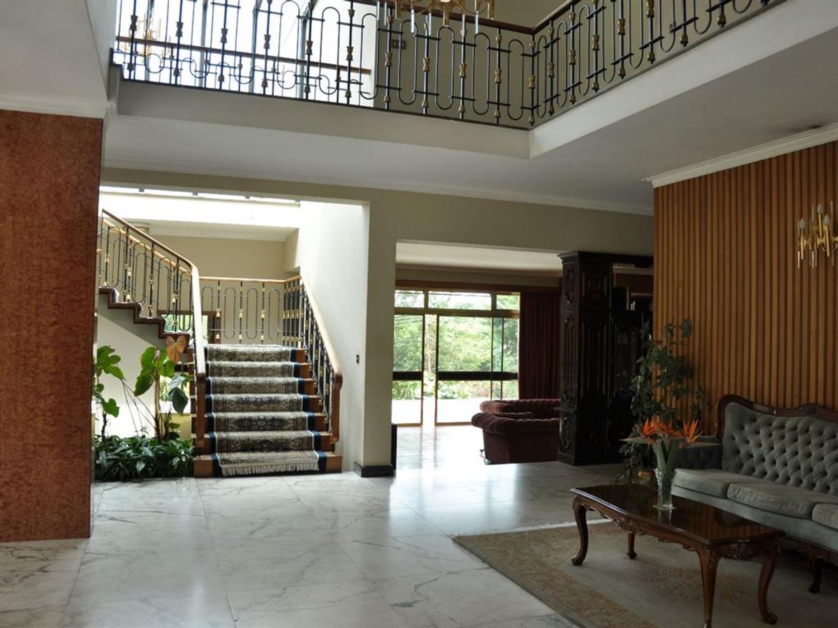 8 Bed Villa in Lavington - 4