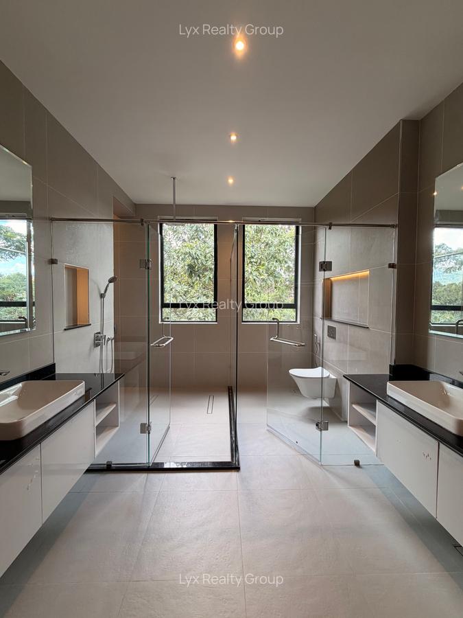 6 Bed Villa with En Suite in Kitisuru - 12