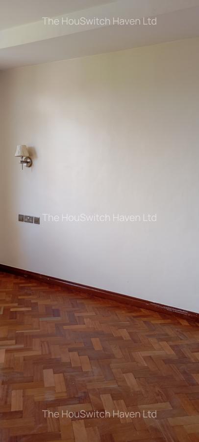 3 Bed Apartment with En Suite at Off Riverside Drive - 12