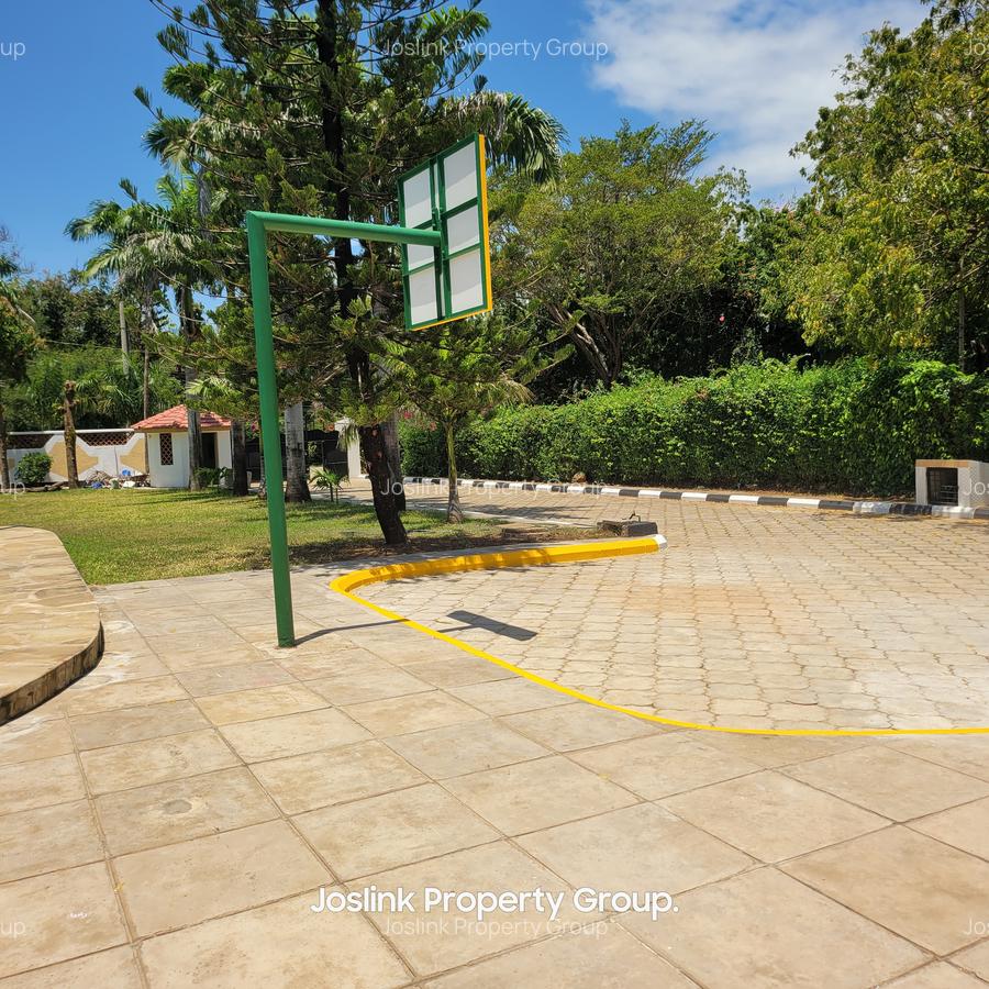 5 Bed Townhouse with En Suite at Mt Kenya - 6