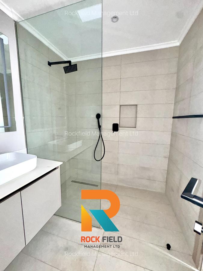 4 Bed Townhouse with En Suite in Runda - 17