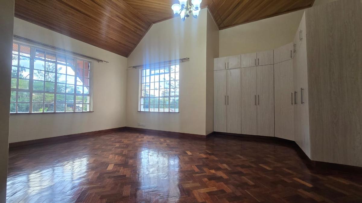 5 Bed Townhouse with En Suite in Lavington - 9