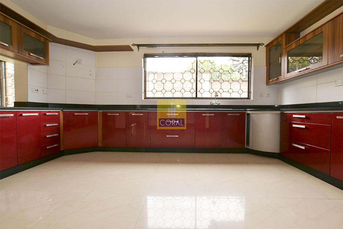 5 Bed House with Swimming Pool in Westlands Area - 2