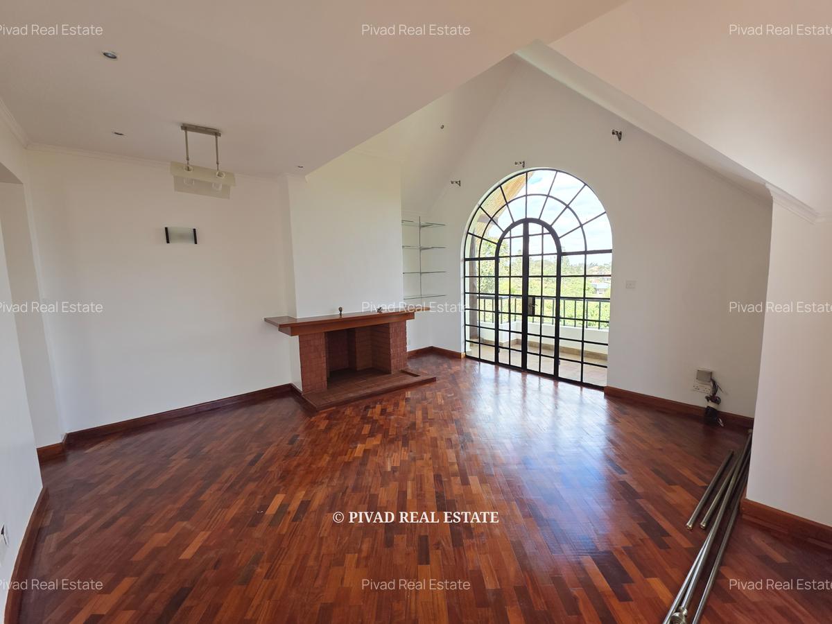 4 Bed House with Swimming Pool in Ridgeways - 17