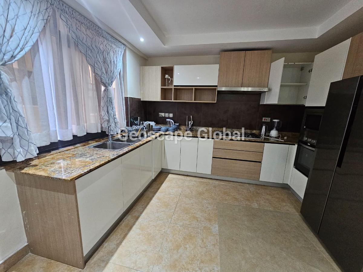 Furnished 3 Bed Apartment with En Suite in Riverside - 10