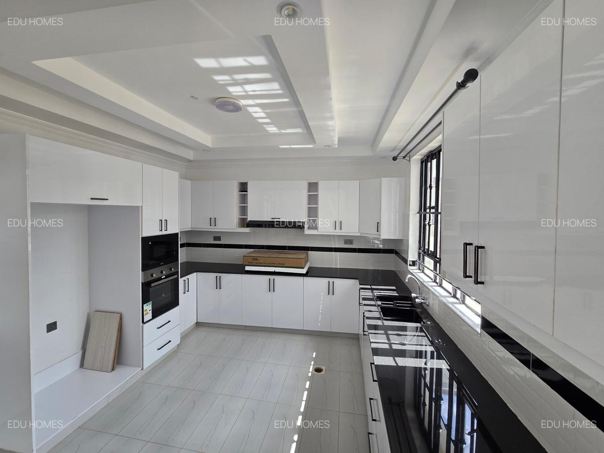 4 Bed House with En Suite at Thikaroad - 10