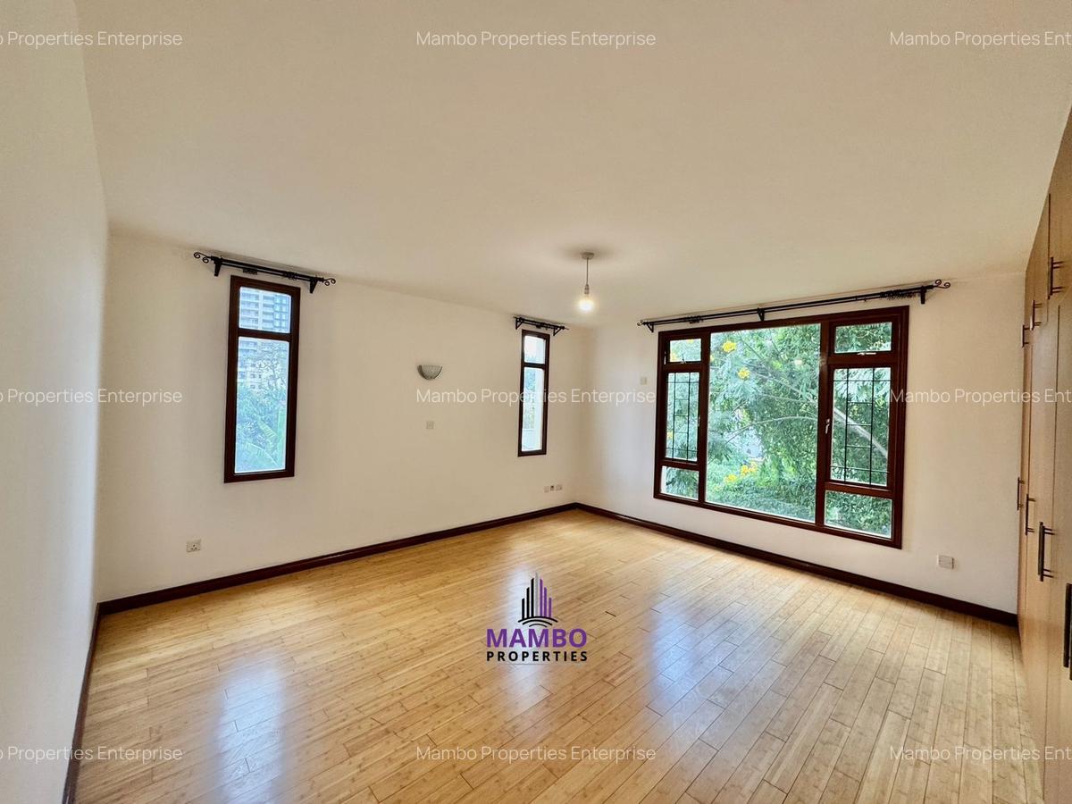 3 Bed Apartment with En Suite at Riverside Dr - 11
