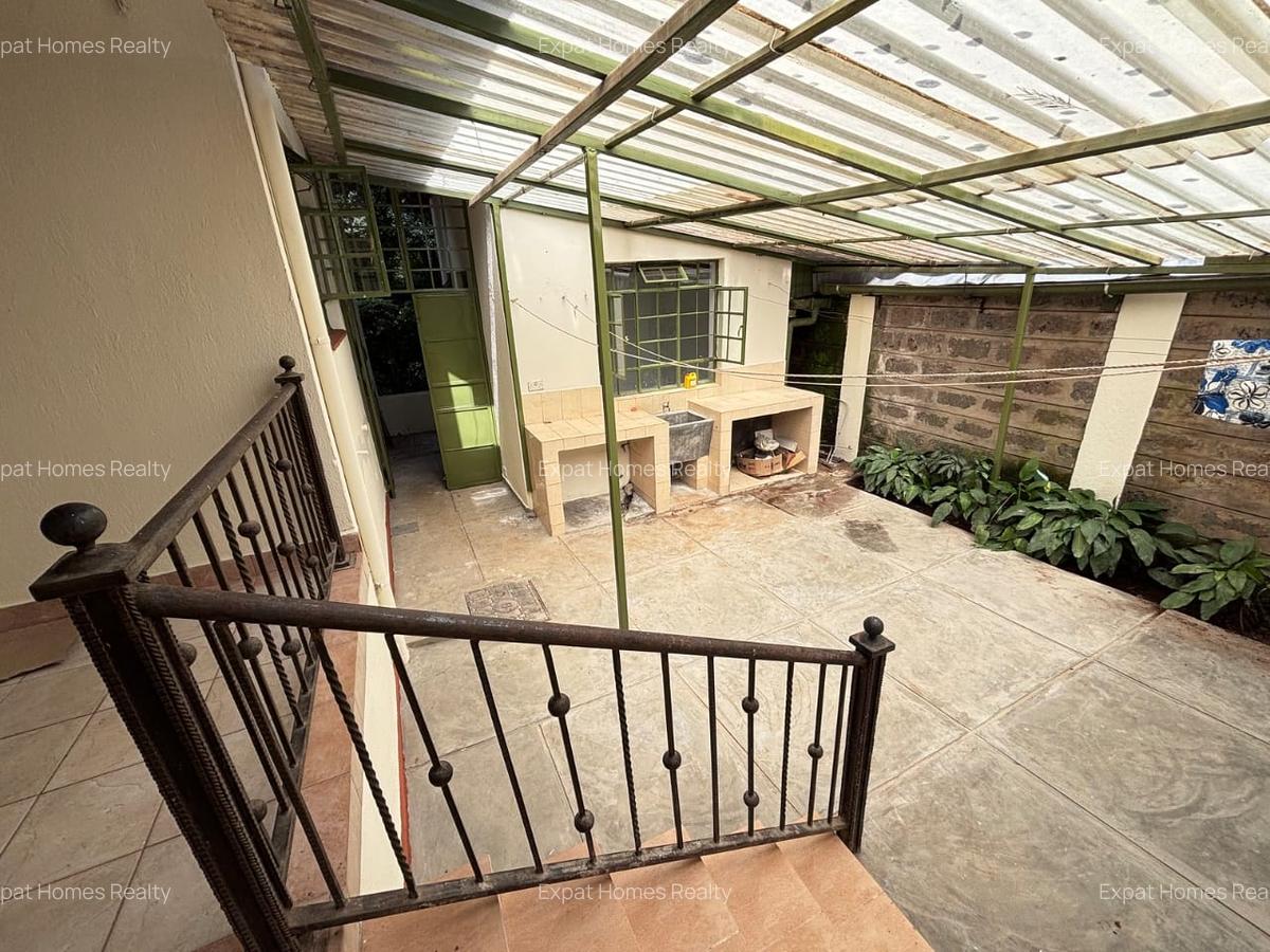 4 Bed Townhouse with En Suite in Lavington - 1
