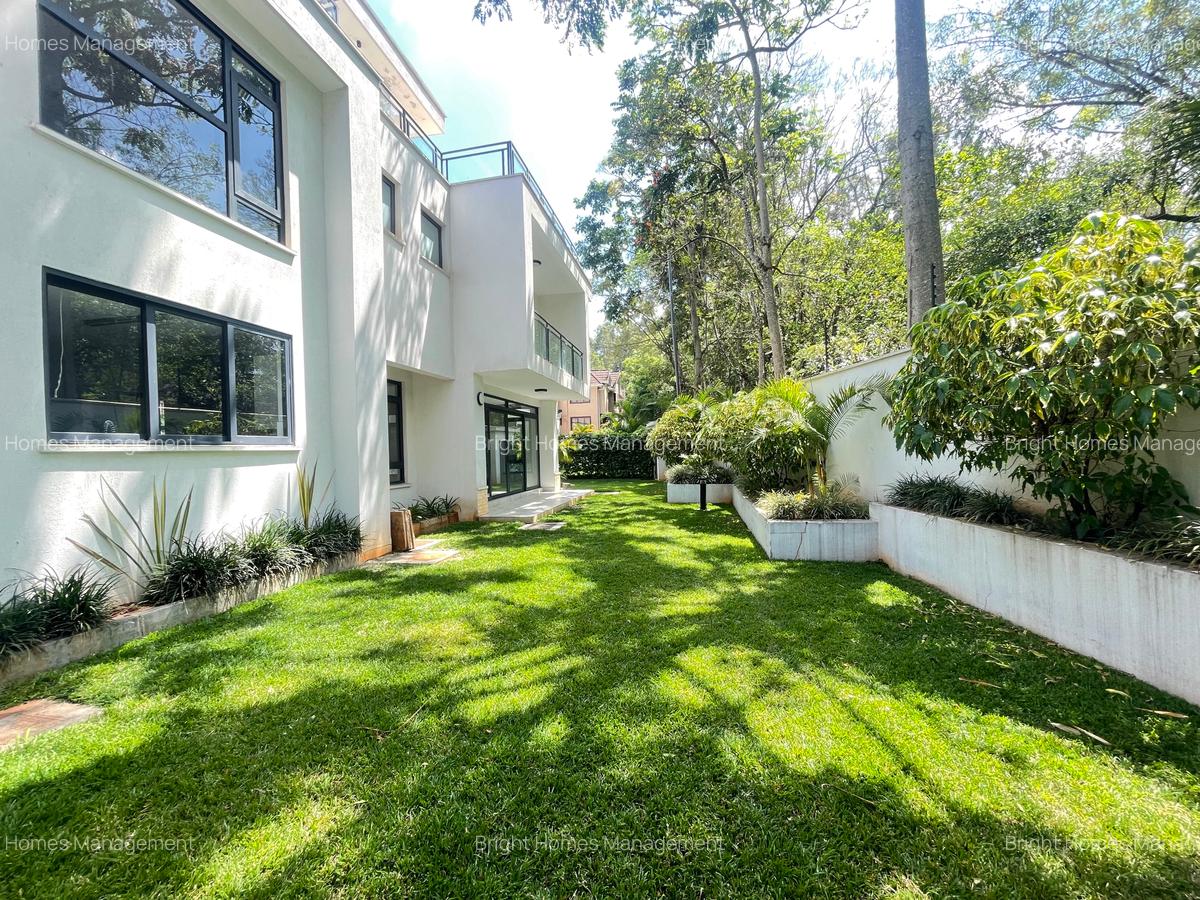 5 Bed Townhouse with En Suite in Lavington - 2