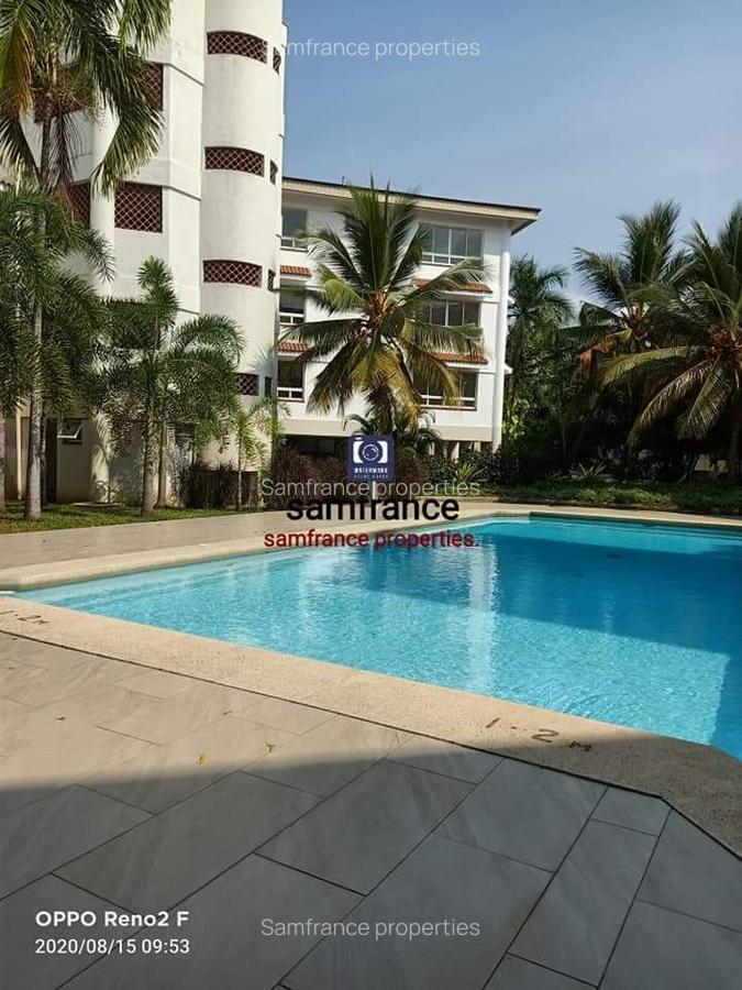 Serviced 4 Bed Apartment with En Suite at Links Road - 1