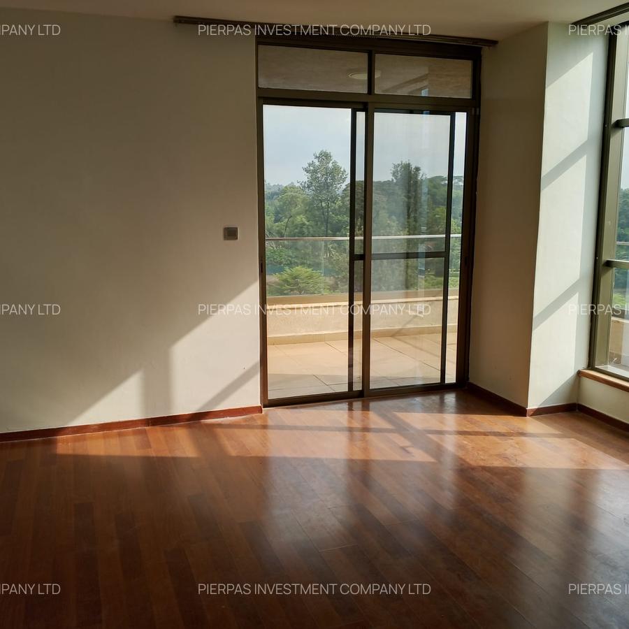 Serviced 3 Bed Apartment with En Suite in Parklands - 6