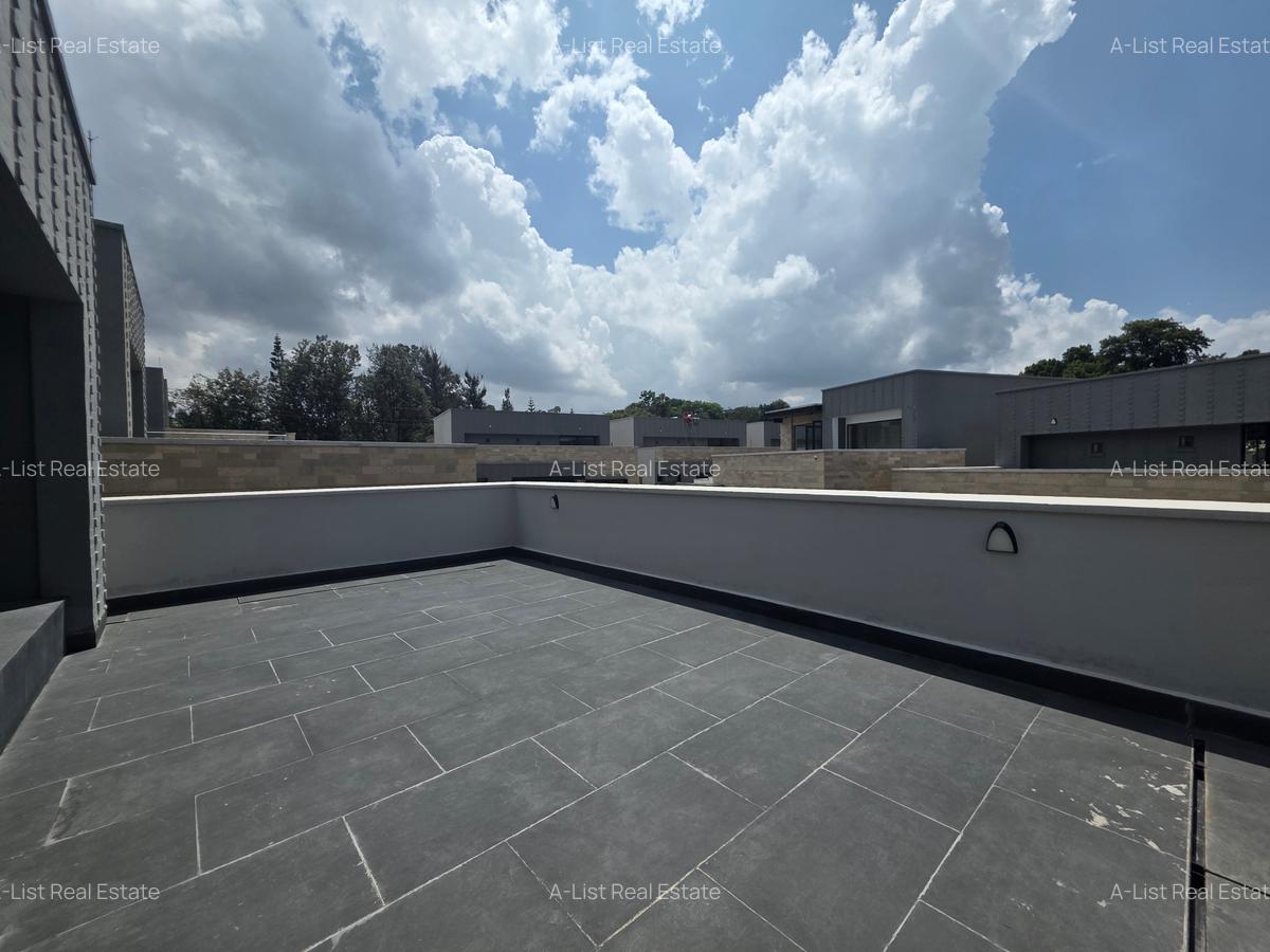 5 Bed Villa with En Suite at Grevilia Grove - 19