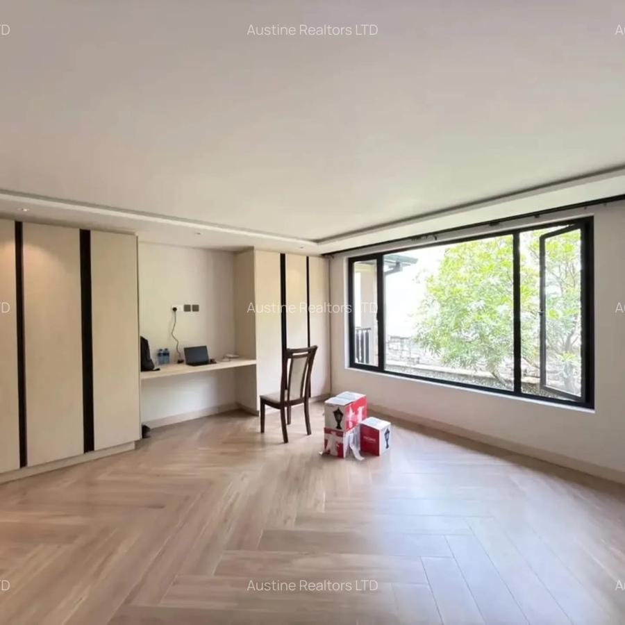 5 Bed Townhouse with En Suite in Lavington - 6